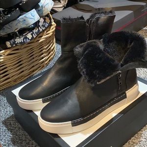 JSLIDES sneakers (BRAND NEW)